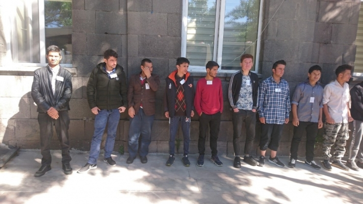 Kars’ta 56 Düzensiz Göçmen Yakalandı