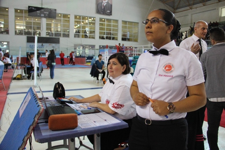 Kick Boks Türkiye Şampiyonasına Kadın Hakemler Damgasını Vurdu