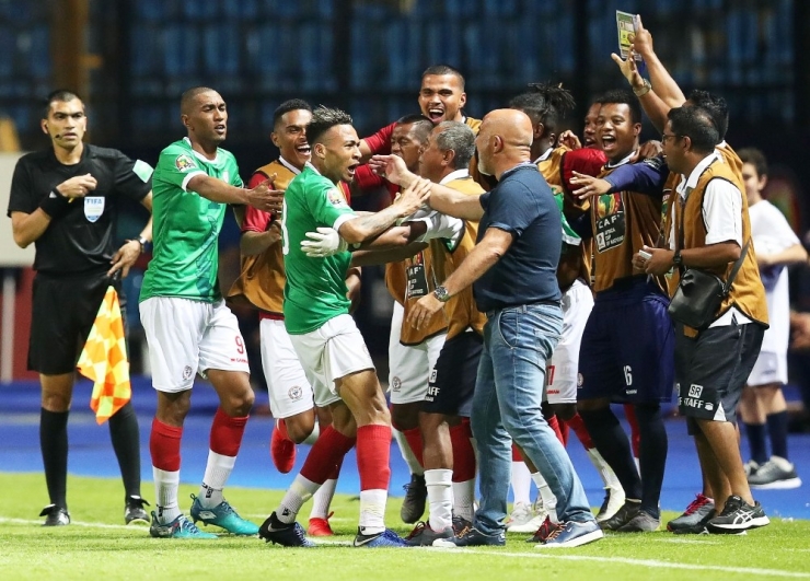 Madagaskar Devlet Başkanı’ndan Taraftarlara Afrika Kupası İçin Uçak