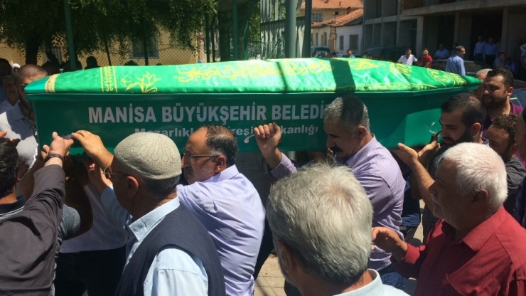 Feci Kazada Hayatını Kaybeden Aile Toprağa Verildi