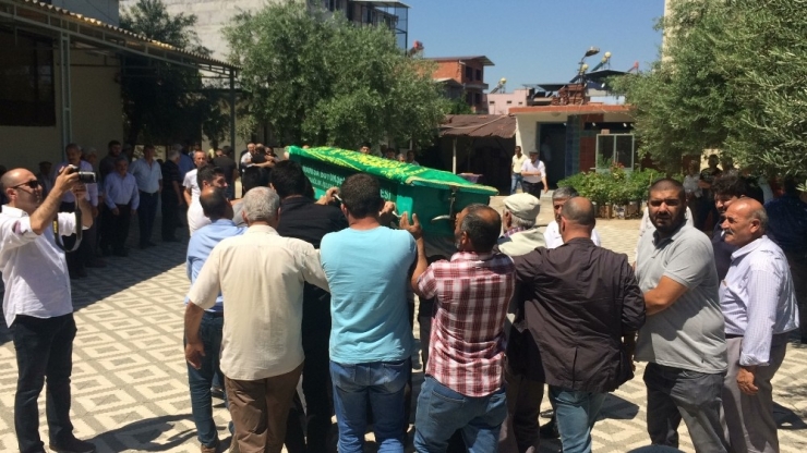 Feci Kazada Hayatını Kaybeden Aile Toprağa Verildi