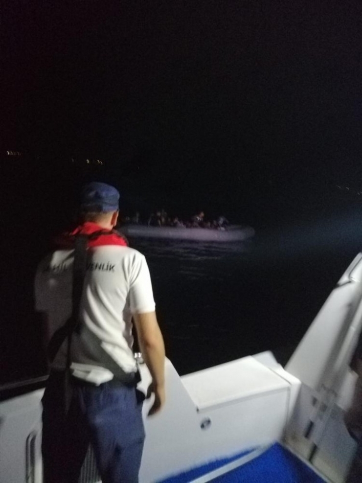 Mülteciler Kaçtı, Sahil Güvenlik Kovaladı