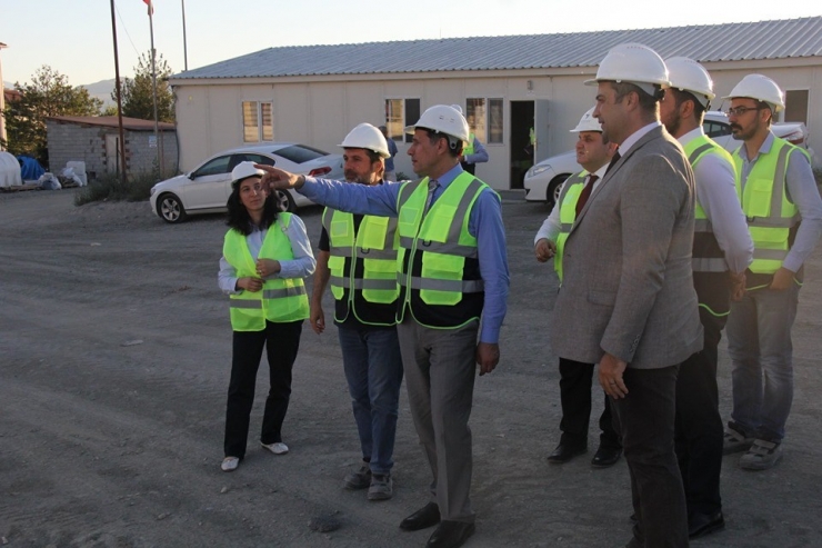 Sağlık Yatırımları Genel Müdür Yardımcısı Duyar, 250 Yataklı Ek Hizmet Binası İnşaatında İncelemede Bulundu