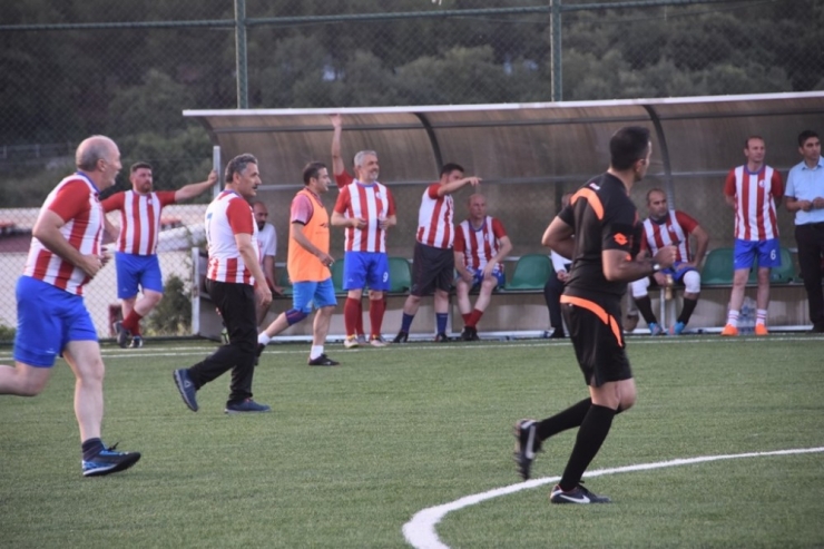 Akademisyenler İle Hâkim Ve Savcılar Karşı Karşıya