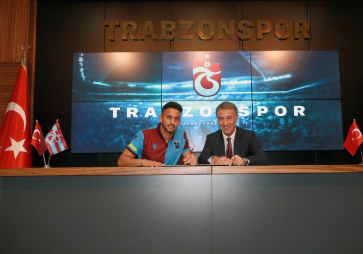 Trabzonspor, Ahmet Canbaz İle 3 Yıllık Sözleşme İmzaladı