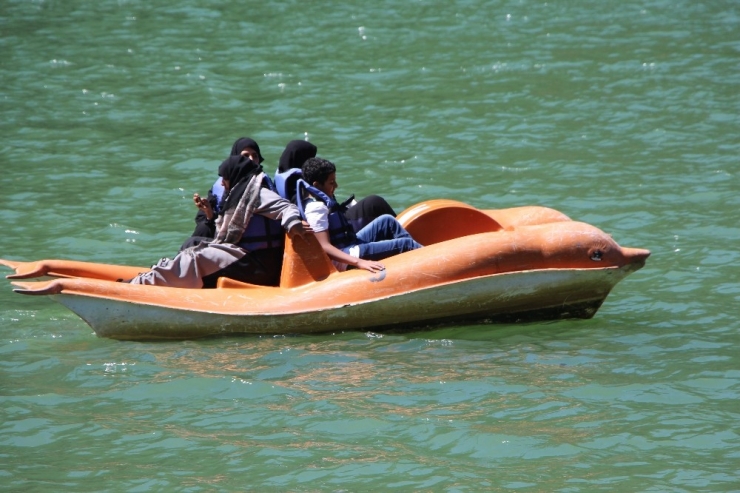 Uzungöl’de Suudi Turistlerin Açığını Onlar Kapattı