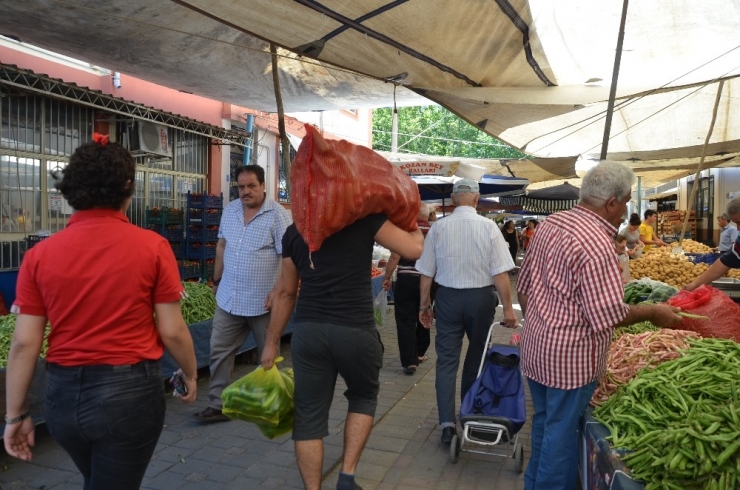 Yazın Sıcağı Sebze Ve Meyvenin Ateşini Düşürdü