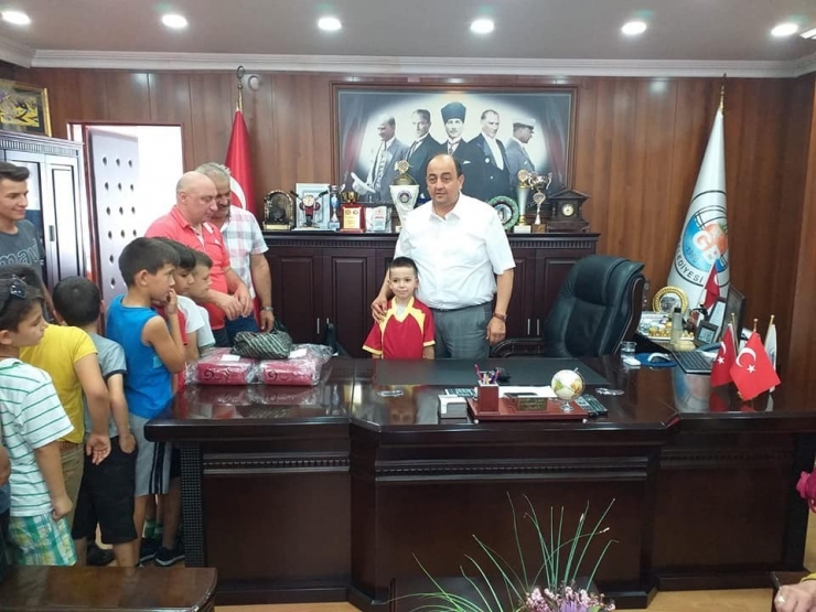 Gülüç’te Yaz Futbol Okulu Açıldı