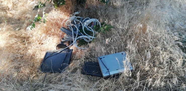 Elektrik Direğinden Kablo Çalarken Yakalandı