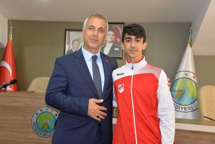 Minikler Hentbol’da Gururlandırdı