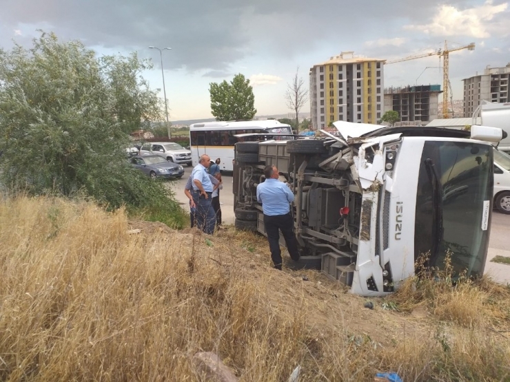Ankara’da İşçi Servisi Kaza Yaptı:14 Yaralı