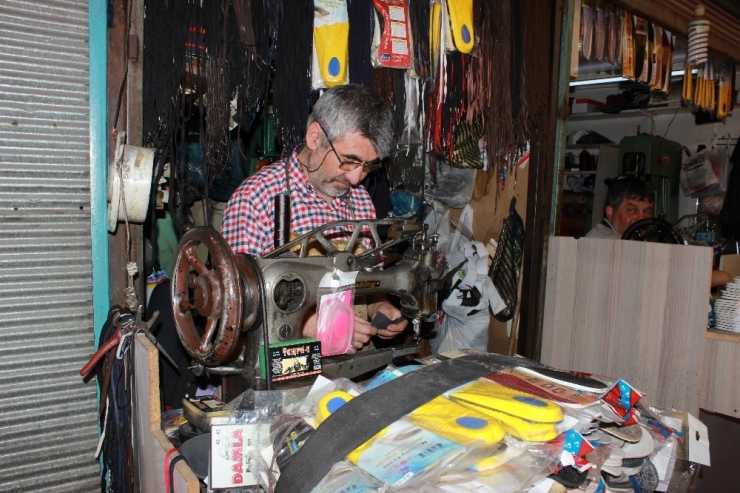 Ayakkabı Tamirinde Fiyatlar Yüzde 50 Yükseldi