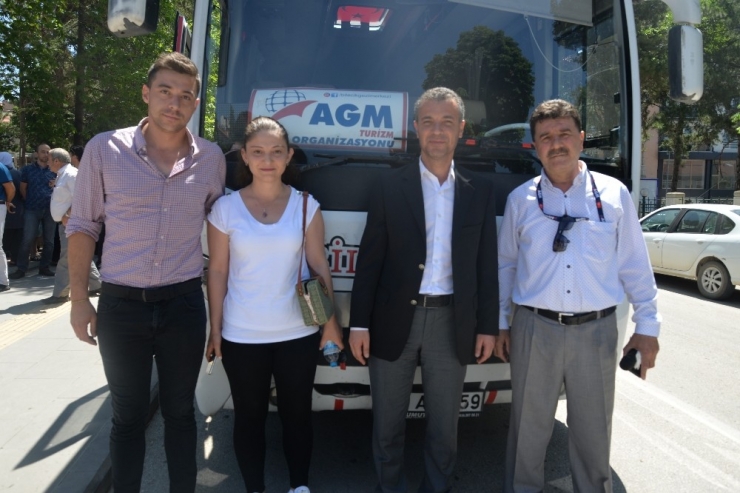 Başkan Yardımcısı Gürses, Hacı Adaylarını Uğurladı