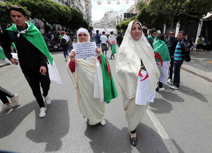 Cezayir’de Yeni Hükümet İçin ‘Ordusuz’ Diyalog Önerisi