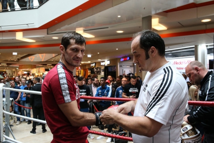 Dünyaya Meydan Okuyan İki Türk