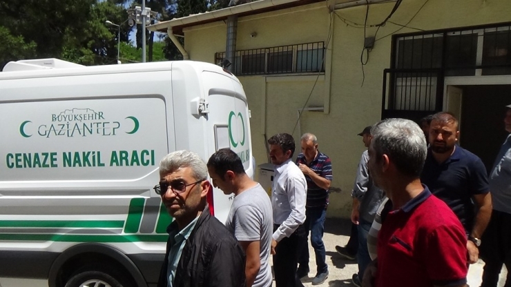 Yatağını Toplarken Düşen Yaşlı Adam Öldü