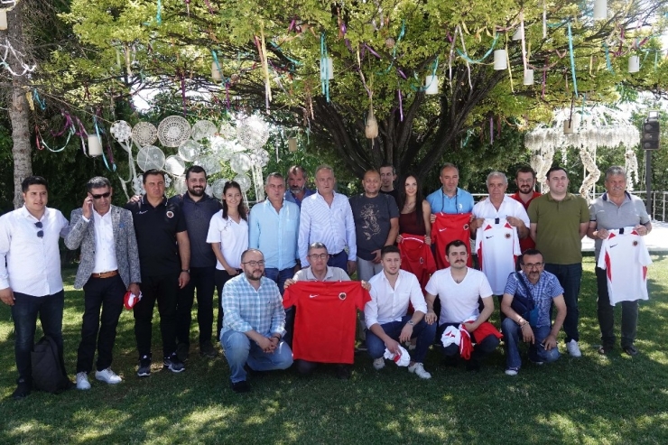 Gençlerbirliği’nde Başkan Cavcav İle Mustafa Kaplan Basın Mensupları Buluştu