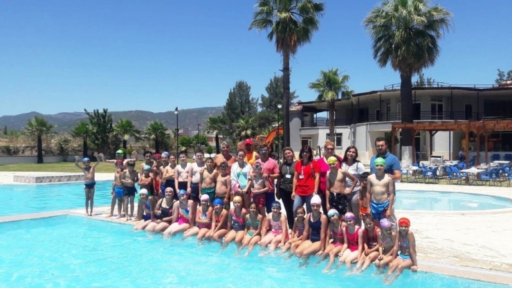 Germencik’te Yüzme Kursu Büyük İlgi Görüyor