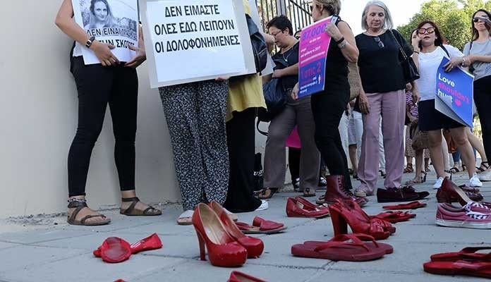 Güney Kıbrıs’ta "Kırmızı Ayakkabılı" Protesto