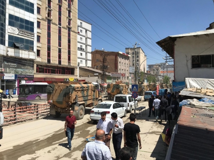 Yüksekova’dan Sınıra Askeri Sevkıyat