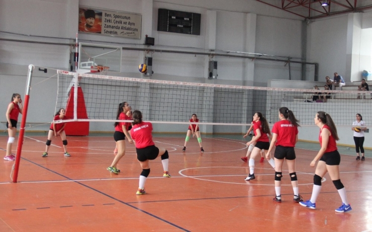 Ankara’da Voleybolcu Fabrikası