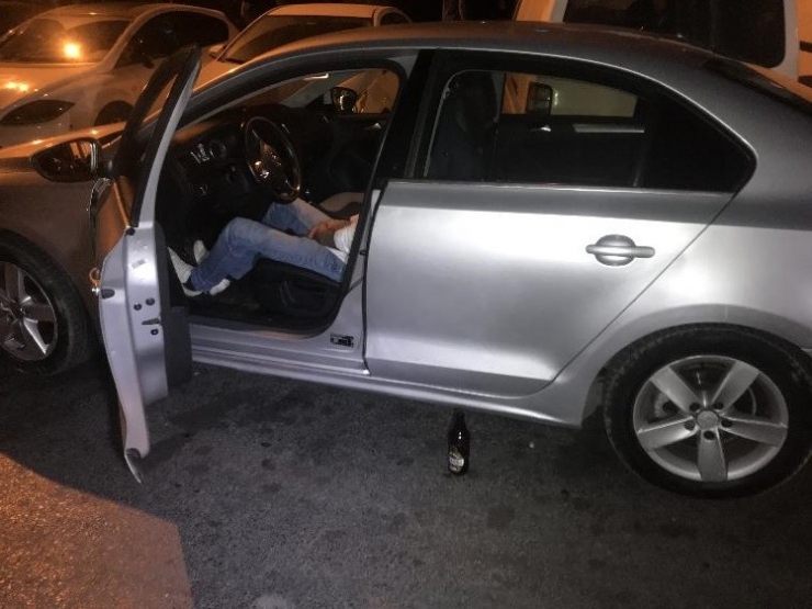 Kağıthane’de Kaza Yapan Alkollü Sürücü Direksiyon Başında Uyuya Kaldı