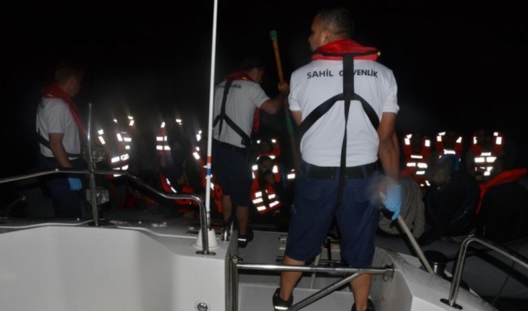 Kuşadası Körfezi’nde 34’ü Çocuk 58 Kaçak Göçmen Yakalandı