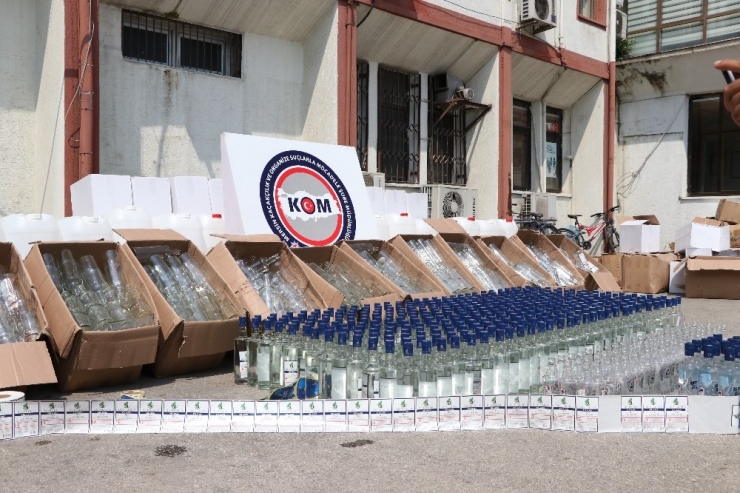 Mersin Polisinden Sahte Alkol Üretimi Yapılan Depoya Baskın