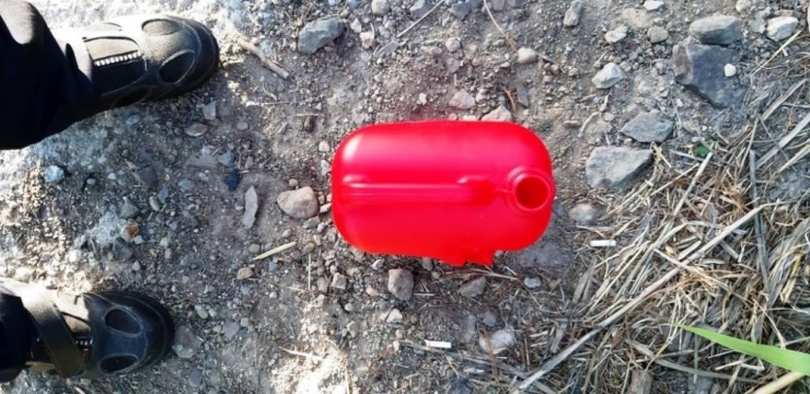 Ayvalık’ta Zeytinlik Alanda Park Halindeki Motosiklet Küle Döndü