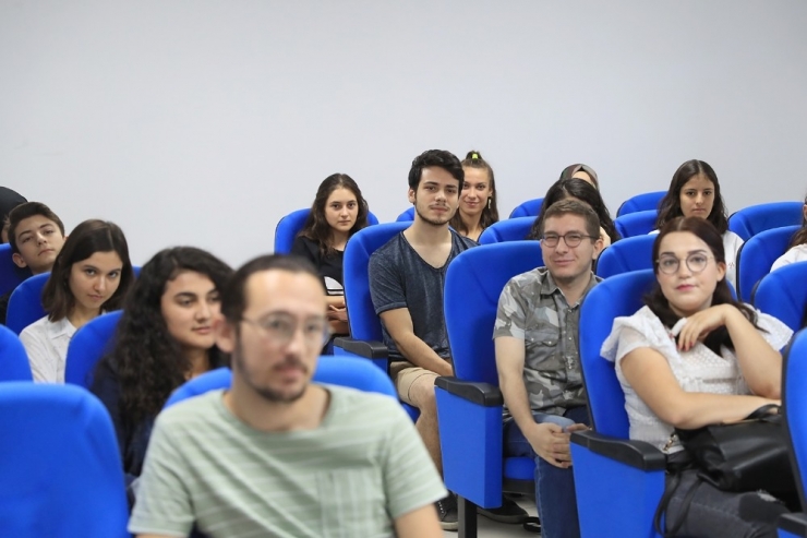 Pamukkale Belediyesi Yabancı Dil Öğretiyor