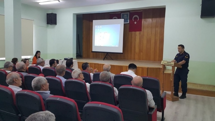 Pazaryeri’nde Muhtarlara Bilgilendirme Eğitimi