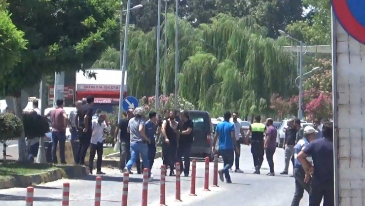 Polisin Havaya Ateş Açarak Müdahale Ettiği Kavga Kamerada