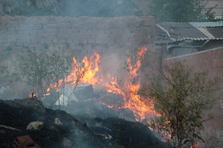 Ot Yangını Korkuttu