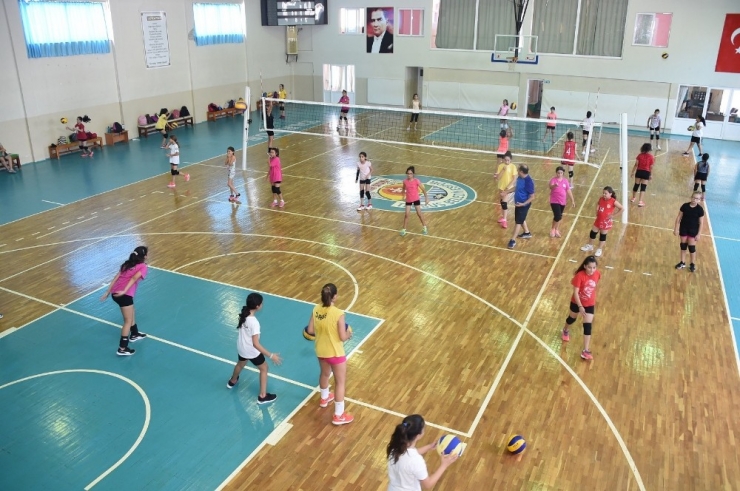 Tarsus Belediyesi Yaz Spor Okullarına Yoğun İlgi