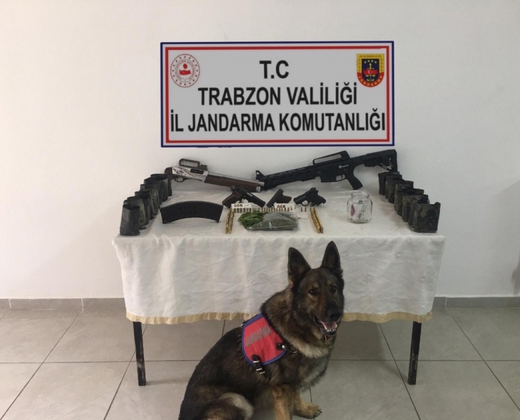 Uyuşturucu Baskınlarından Cephane Çıktı