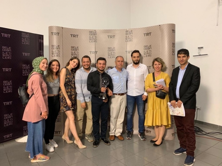 Omü İletişim Fakültesi Öğrencilerine Trt’den İkincilik Ödülü