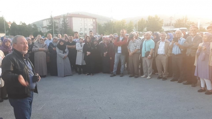 Umre Yolcuları Kutsal Topraklara Uğurlandı