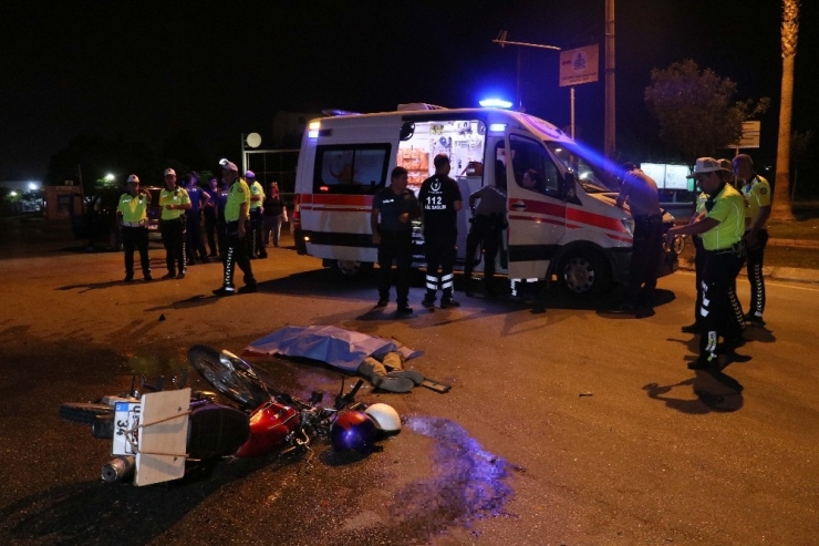 Adana’da Hafif Ticari Araçla Motosiklet Çarpıştı: 1 Ölü