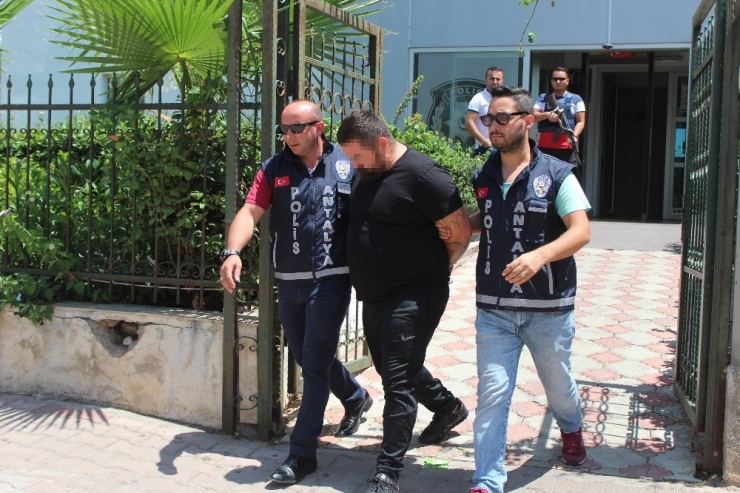 Antalya’da Gümrükten Ucuza Eşya Alma Vaadiyle Dolandırıcılık İddiası