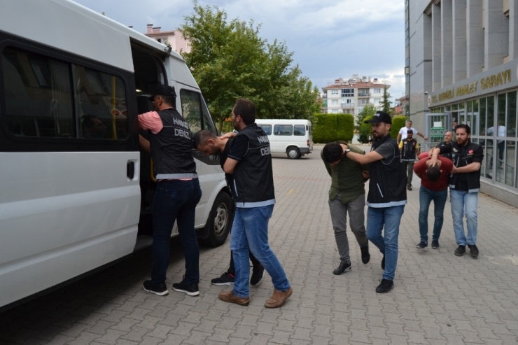 Silahlı Uyuşturucu Çetesi Operasyonunda 6 Tutuklama