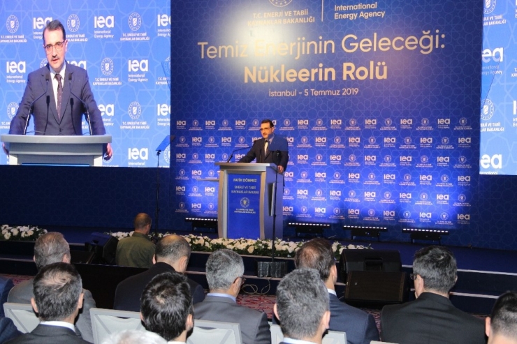 Bakan Dönmez: "İleri Teknoloji Alanlarda Söz Sahibi Olmak İçin Nükleer Enerjiyi Türkiye’ye Getirmek Zorundayız"