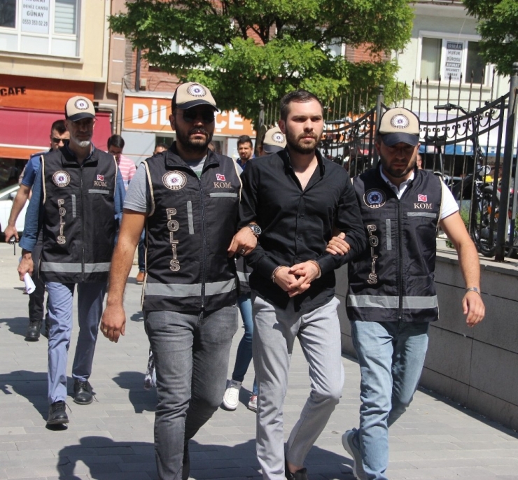 Sahte İçki Operasyonunda Cephanelik Çıktı