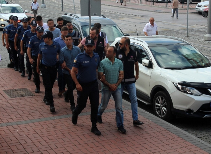 Fetö’den Gözaltına Alınan Askerler Adliyeye Sevk Edildi