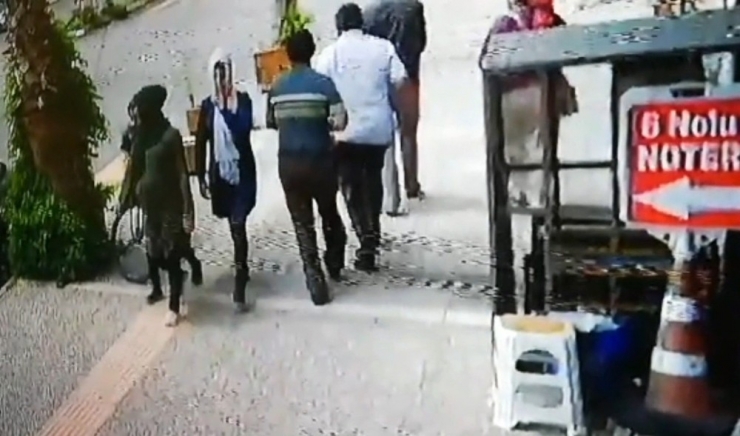 Hırsızlık Çetesi Hırsızlık Yaparak Aldıkları Villada Yakalandı