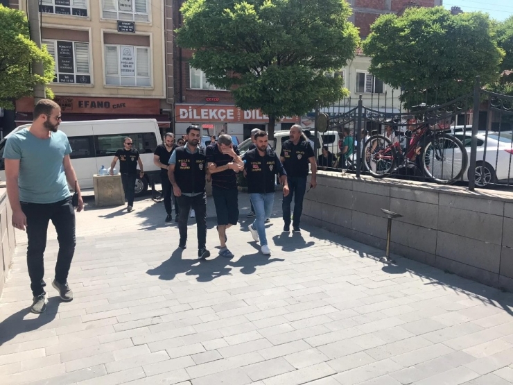 Sarar Çiftini Soyan 6 Zanlı Adliyeye Sevk Edildi