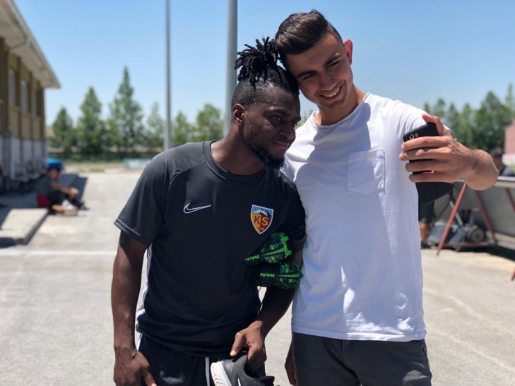 Kayserispor Plange’yi İdmana Aldı