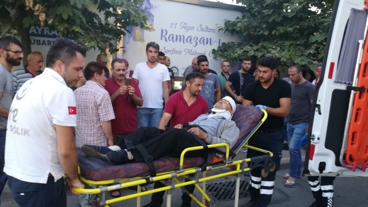 Kamyonetin Çarptığı Tekerlekli Sandalyeli Yaşlı Adam Yaralandı