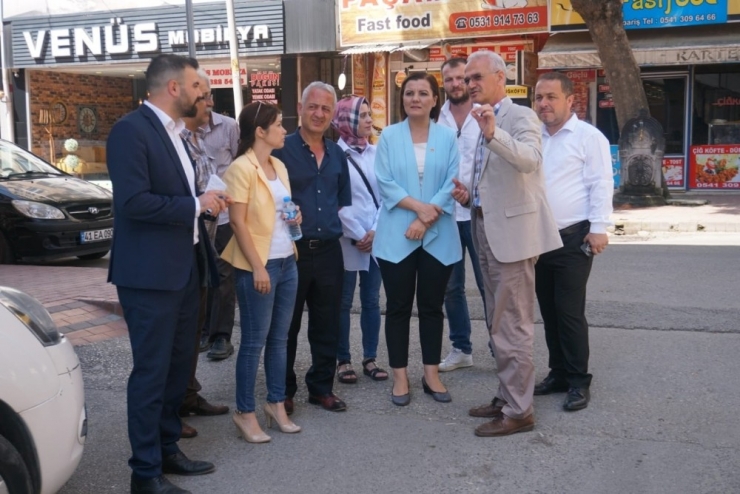 Başkan Hürriyet, Esnafla Bir Araya Geldi