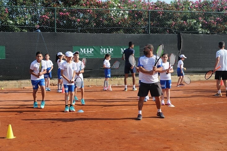 Metik Ve Mıp’ten, Sevgi Evlerinde Kalan Çocuklara Tenis Eğitimi