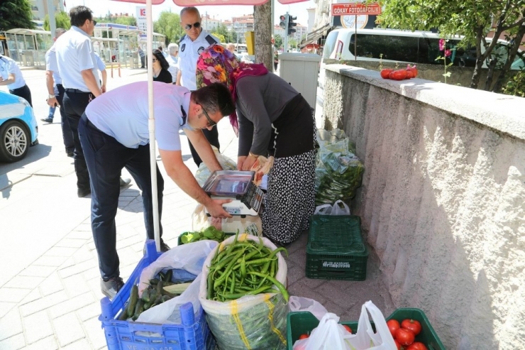 Odunpazarı Zabıtası Seyyar Satıcılara Göz Açtırmıyor